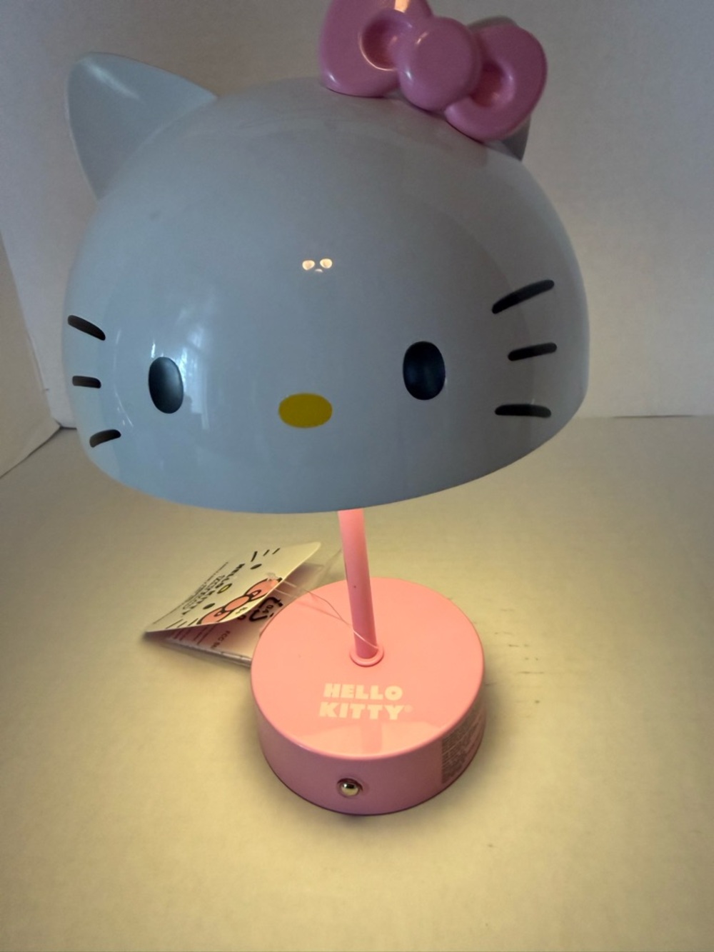 Hello Kitty White Head Lamp with Pink Bow and Base - Picture 3 of 6